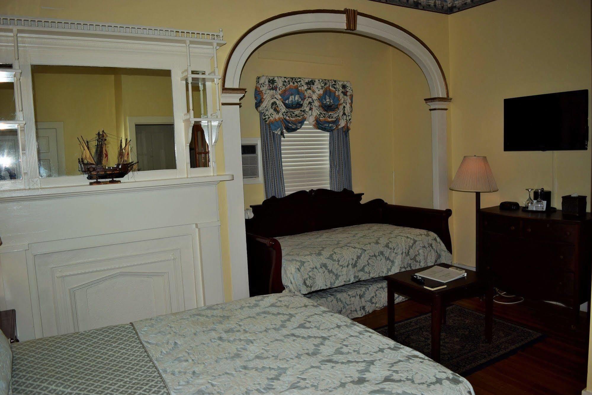 Inn On Bellevue (Adults Only) Tour de Tour de Newport Extérieur photo